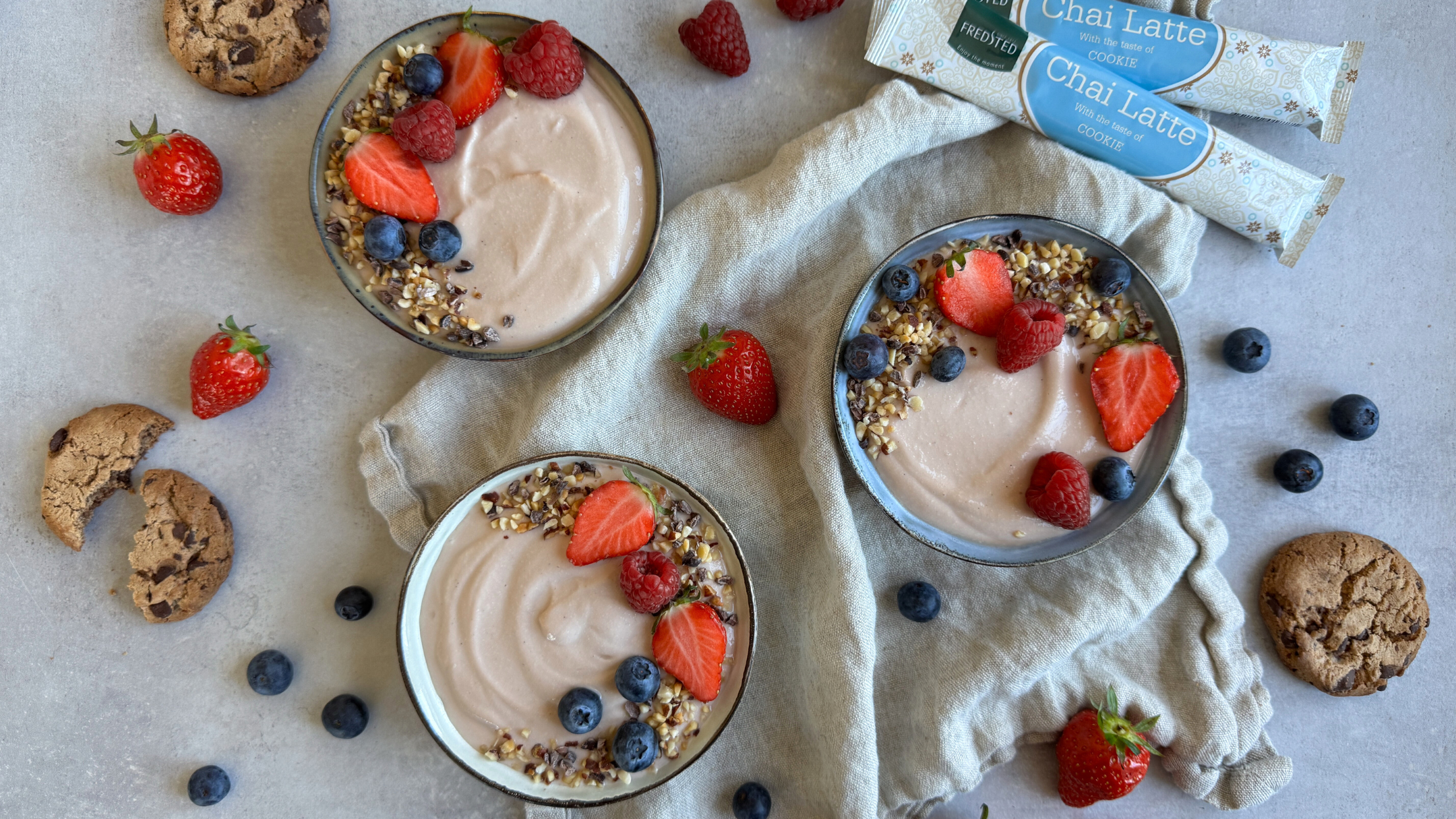 Cremet chai-mousse med hytteost og varme krydderier. En nem, nærende dessert eller snack – perfekt til hyggelige pauser med lidt sødt og krydret.